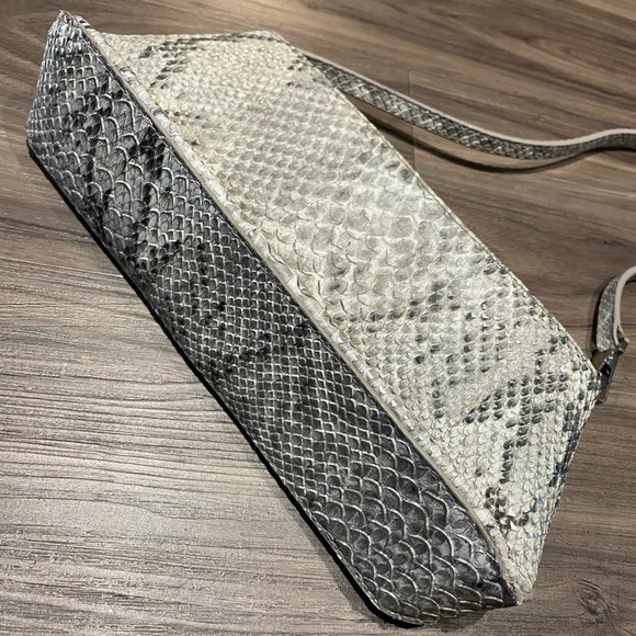 Beautiful, gray snake, skin leather Kenneth cole New York - Picture 3 of 3